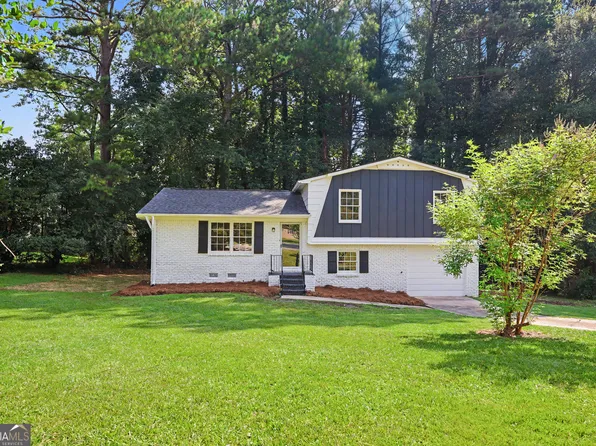 6200 Auburn Dr, Riverdale, GA 30296