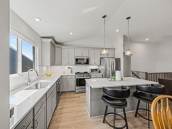 4th image of 785 Harmony Valley Dr