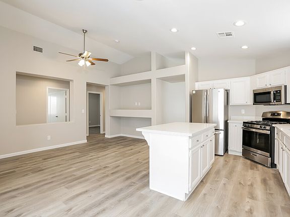 5th image of 987 Menands Ave