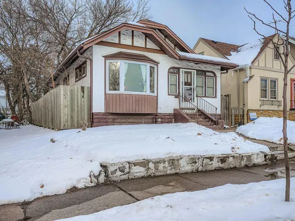 971 Thomas Ave, Saint Paul, MN 55104