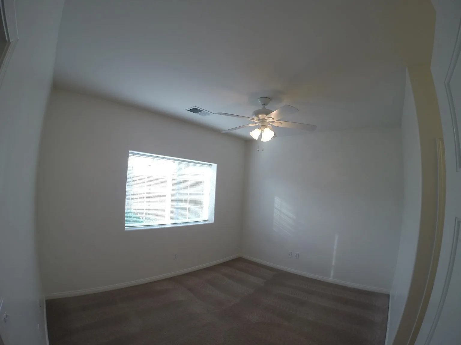 2 bed, 977 sqft, $1,695 — Photo 3