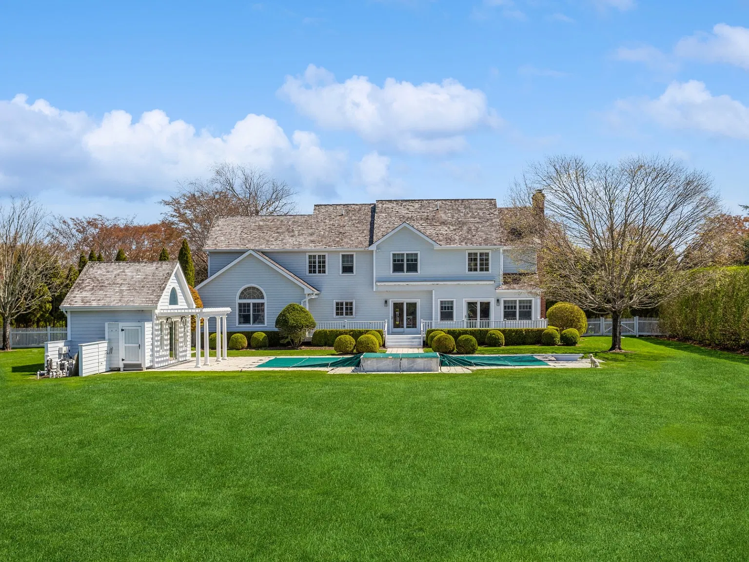 Private and Easy Southampton Rental — Photo 3