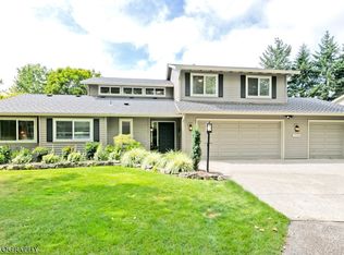 624 Livingood Ln, Lake Oswego, OR 97034