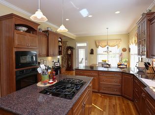 135 Broad Leaf Ct, Chapel Hill, NC 27517