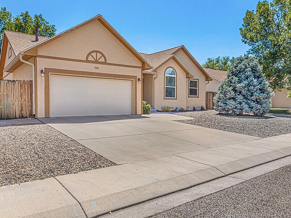 3rd image of 320 Talon Dr