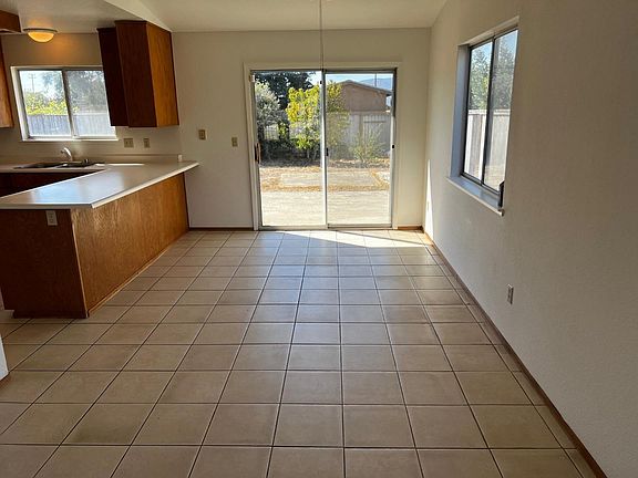 5th image of 1572 Munras St