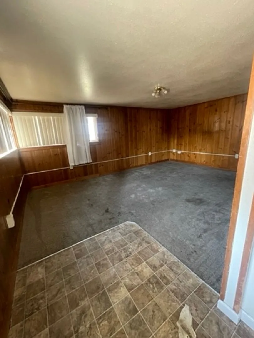 Building Photo - 707 4th St