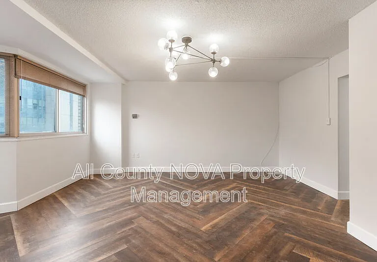 922 24th St NW #614 — Photo 1