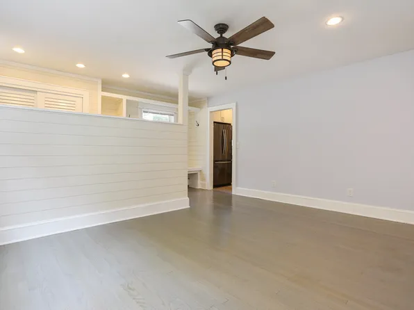 12 Catherine St, Darien, CT 06820