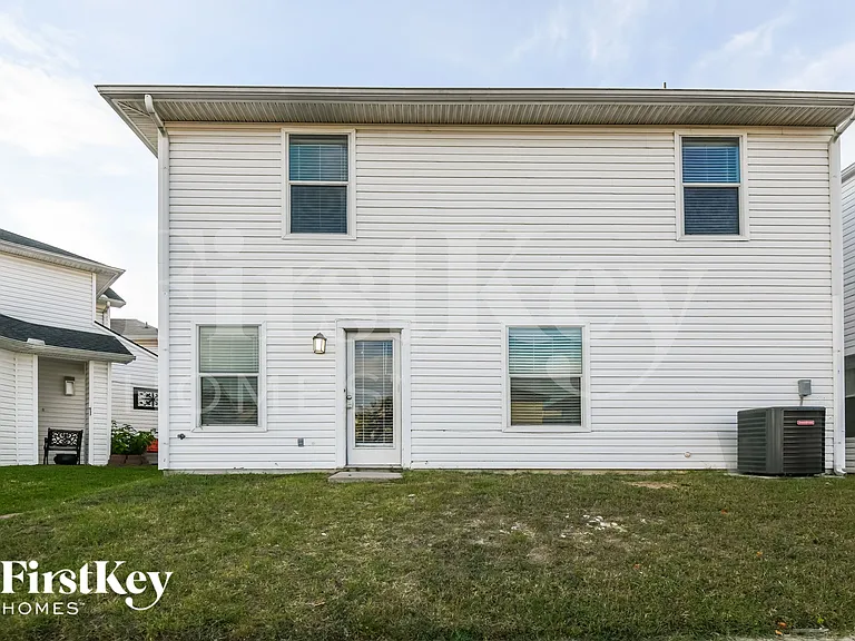 1604 Alcazar Plz — Photo 15