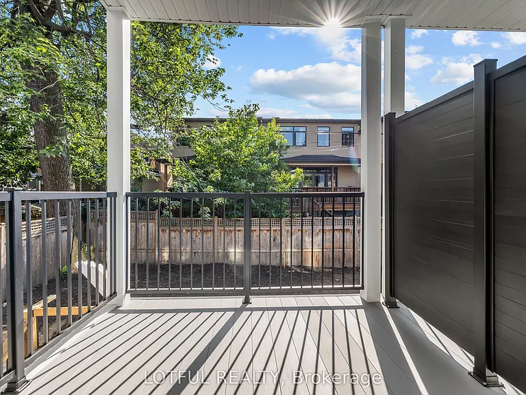 516 Tweedsmuir Ave #D — Photo 14
