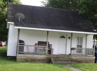 411 E Marion St, Marion, IL 62959