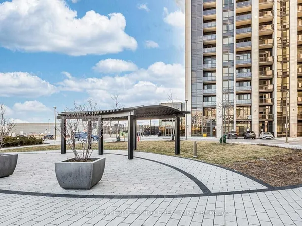 9075 Jane St, Vaughan, ON