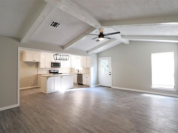 4th image of 127 Leisure Dr