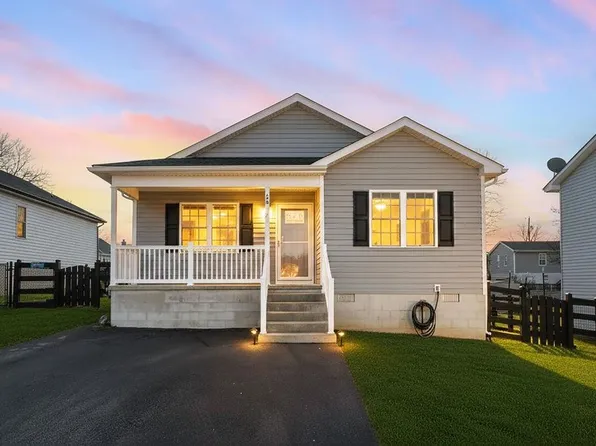 56 Church Hill Ln, Fishersville, VA 22939