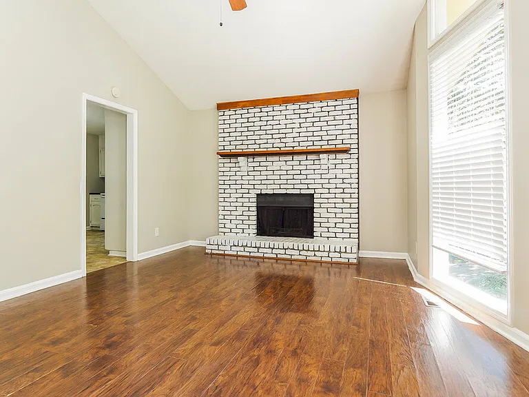 20 Moonglow Dr — Photo 4