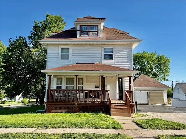 304 W 7th St, Maryville, MO 64468