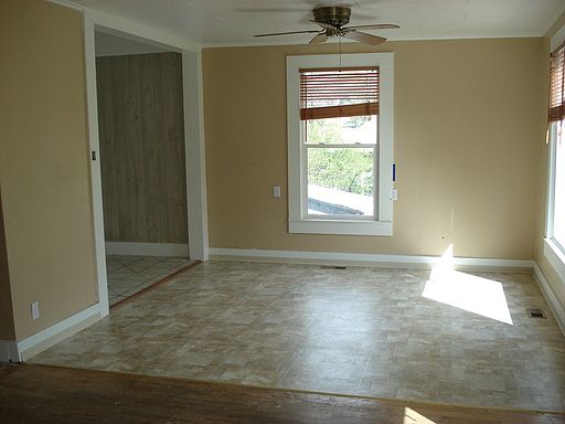 3rd image of 268 SE Pitzer St