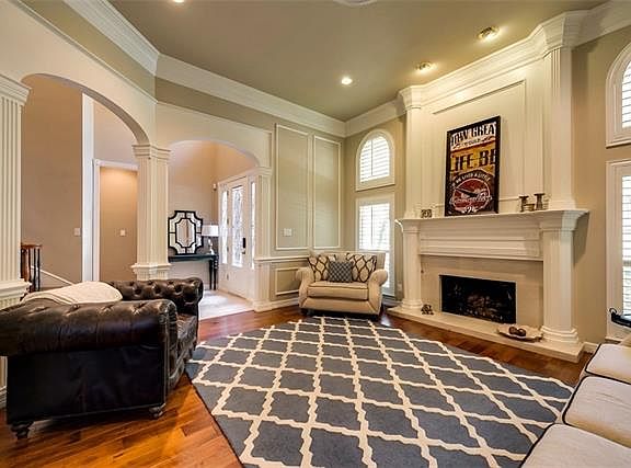 5th image of 4904 Queensbury Way E