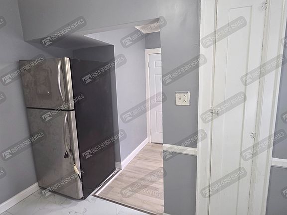 4th image of 15485 Appoline St