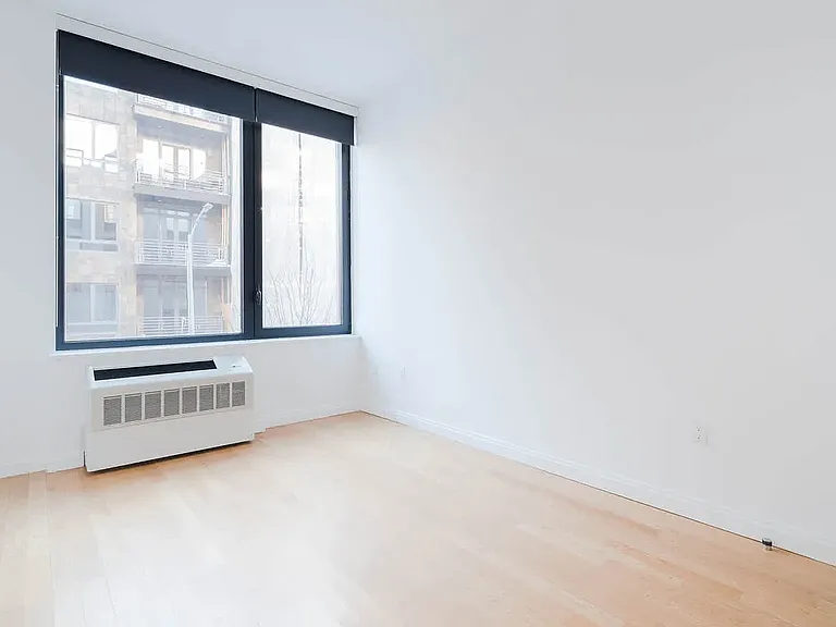 239 N 9th St #E201 — Photo 28