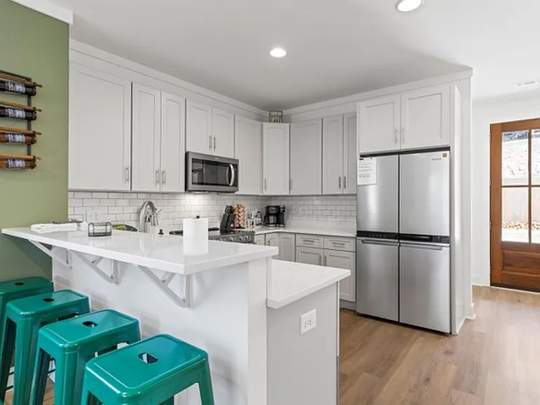 3284 Bay Pine Rd — Photo 15