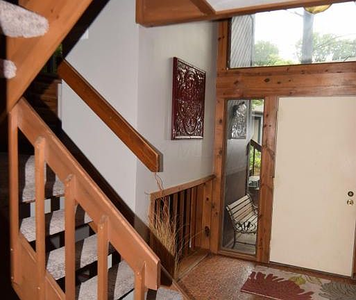 3rd image of 323 Clover Ln
