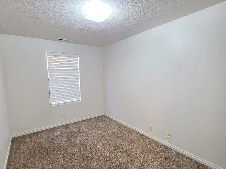 640 E Vermillion Ave — Photo 12