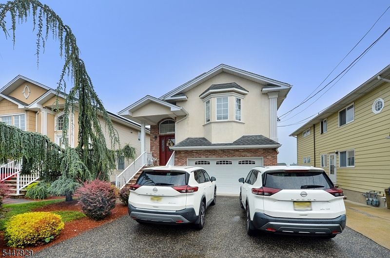 1st image of 120 Corabelle Ave