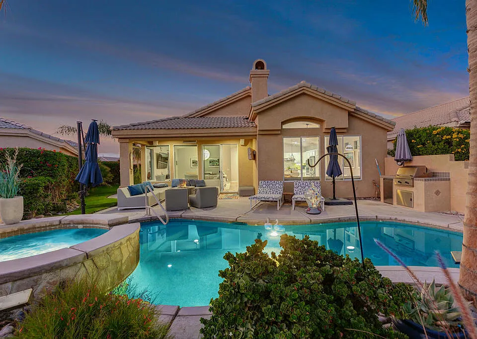 67361 N Laguna Dr