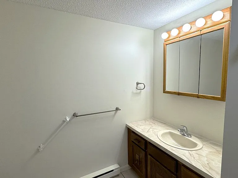 9 & 11 Oakview Drive — Photo 10