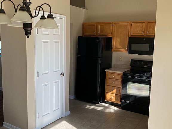 4th image of 2883 Donjoy Dr