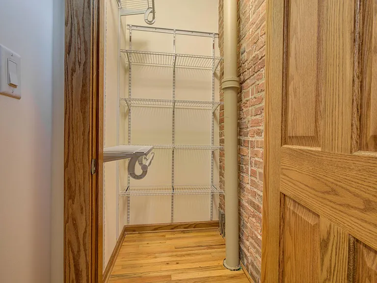 216 N May St #402 — Photo 8