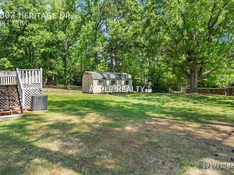 4802 Heritage Dr — Photo 15