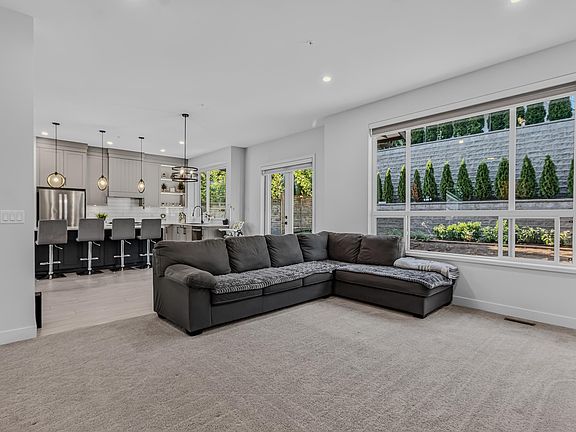 5th image of 31559 McCreath Pl