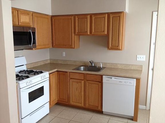 2nd image of 1115 E Hazard Ave