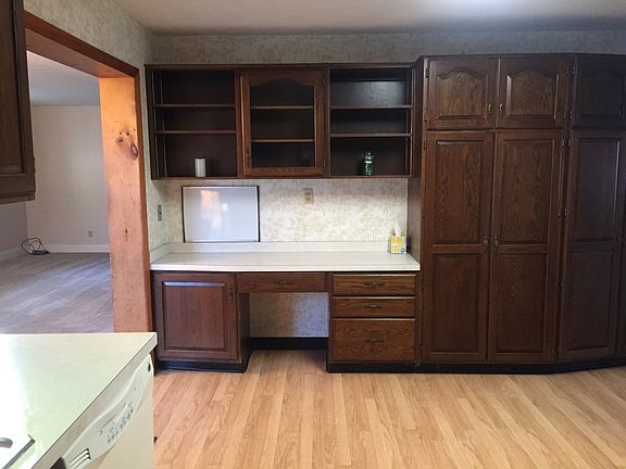 3rd image of 207 Daywood Dr