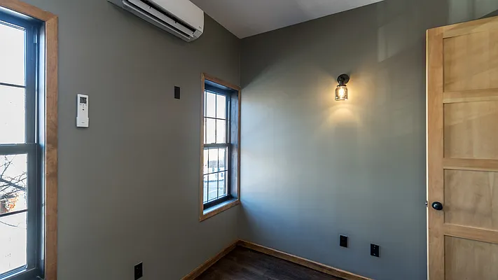 Rented by Nooklyn NYC LLC | media 45