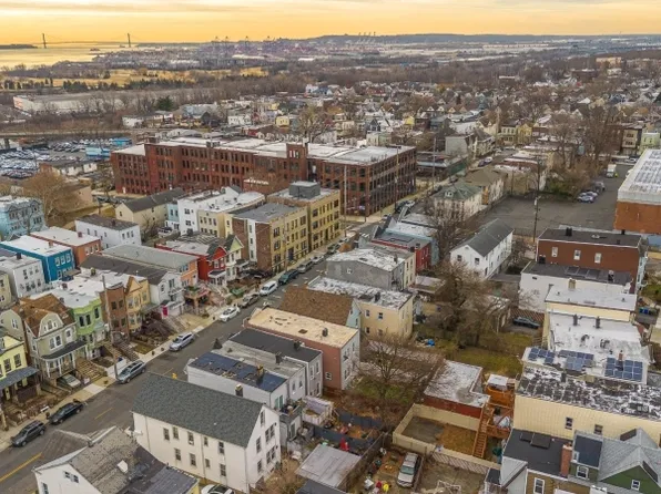 85 Arlington Ave, Jersey City, NJ 07305