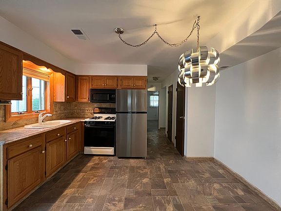 3rd image of 400 Woolley Ave #1F