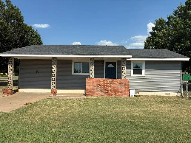 3 bed, 1068 sqft, $1,295 — Photo 1