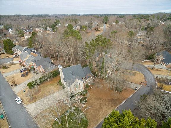 2nd image of 607 Delphinium Blvd NW