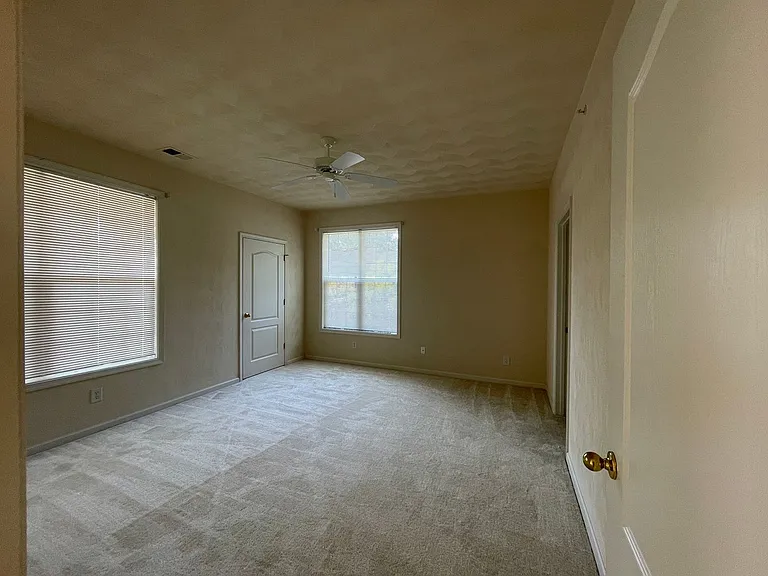 2820 Majestic Oak Ct — Photo 8