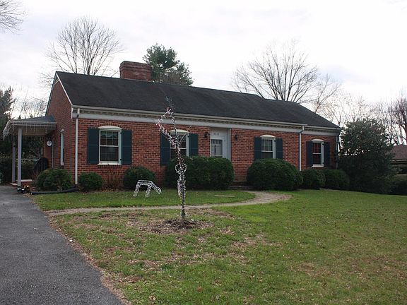 2nd image of 2313 Woodcrest Dr