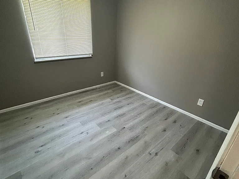 1818 Longford Dr — Photo 8