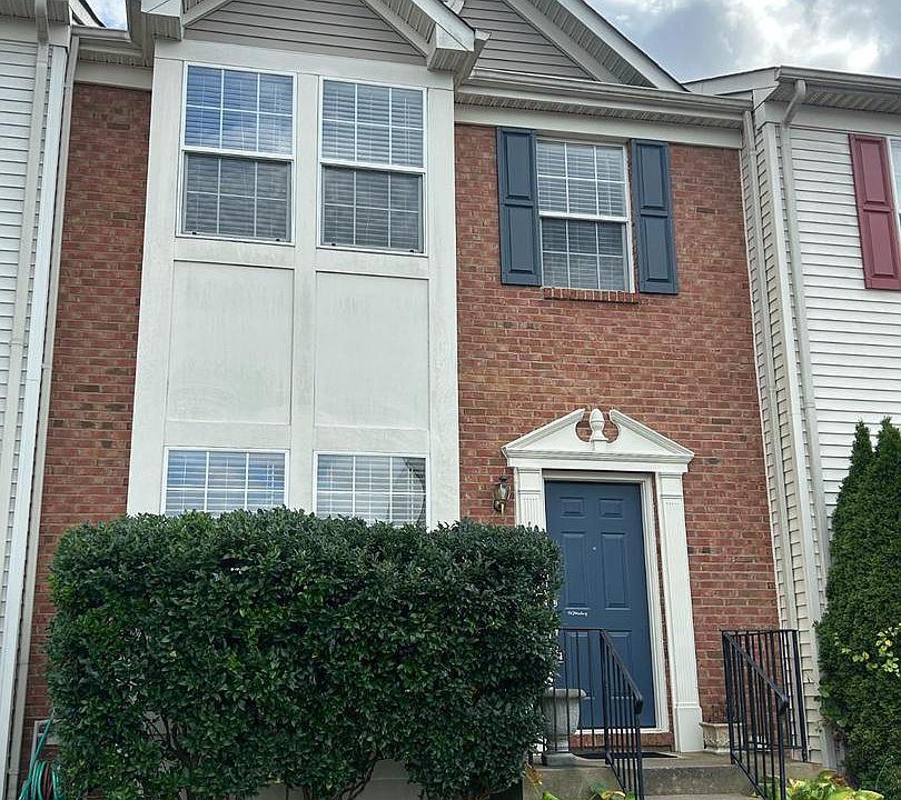 1st image of 105 Chesterbrook Ct