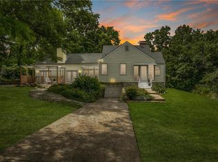 8450 Oldham Rd, Kansas City, MO 64138