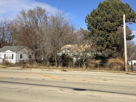 2nd image of 1529 E Lincoln Hwy