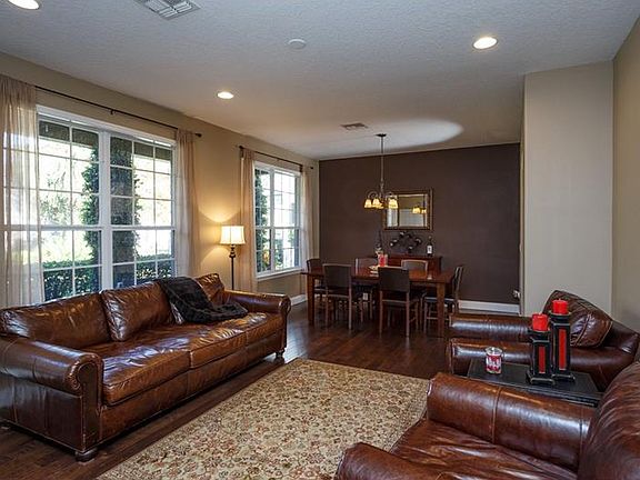 5th image of 1320 Twin Oaks Cir