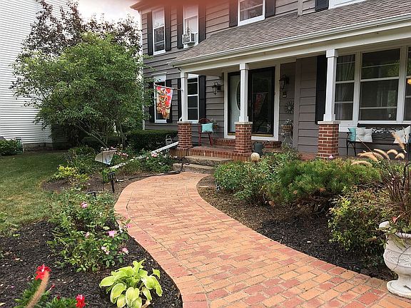 3rd image of 904 Interlaken Dr